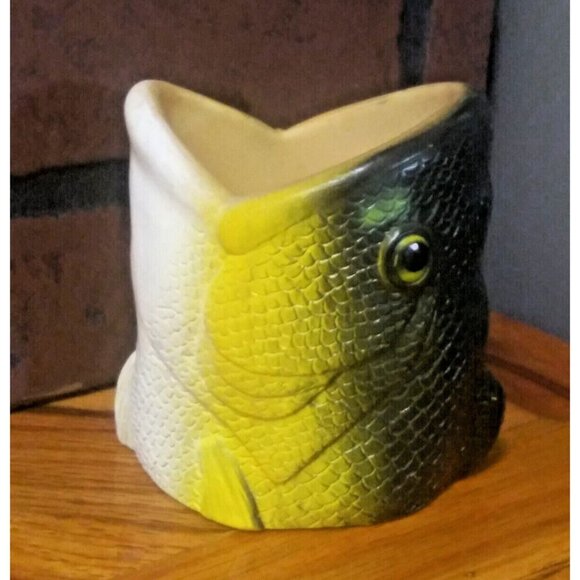 Vintage Beer Can Holder Fish TROUT Mouth Man cave Decor RARE yellow green EUC - Picture 2 of 6